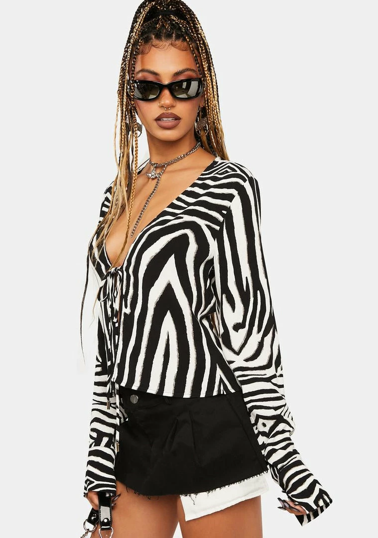 Discount 😀 AFRM Tops Blanc Zebra Yamilia Tie-Front Top 😀 2 AFRM Tops Blanc Zebra Yamilia Tie-Front Top