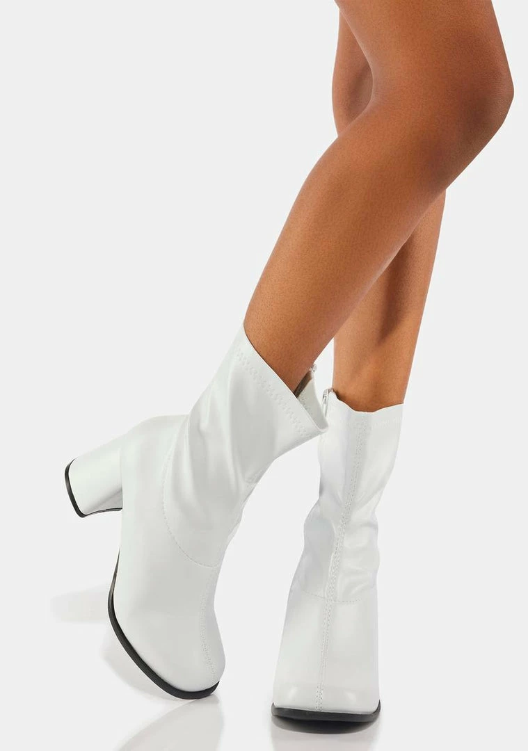 Outlet 🎉 Ellie 👟 Shoes White Short Gogo 🥾 Boots 🥾 Boots & Booties 🤩 3 Ellie Shoes White Short Gogo Boots Boots & Booties